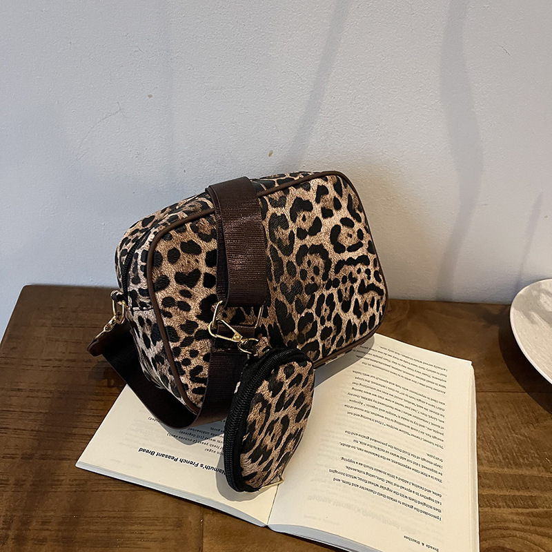 Free Delivery Designer Bag Personalized Mother And Child Versatile Leopard Pattern Shoulder Fashionable Soft Face Crossbody Bag Handheld Small Square 