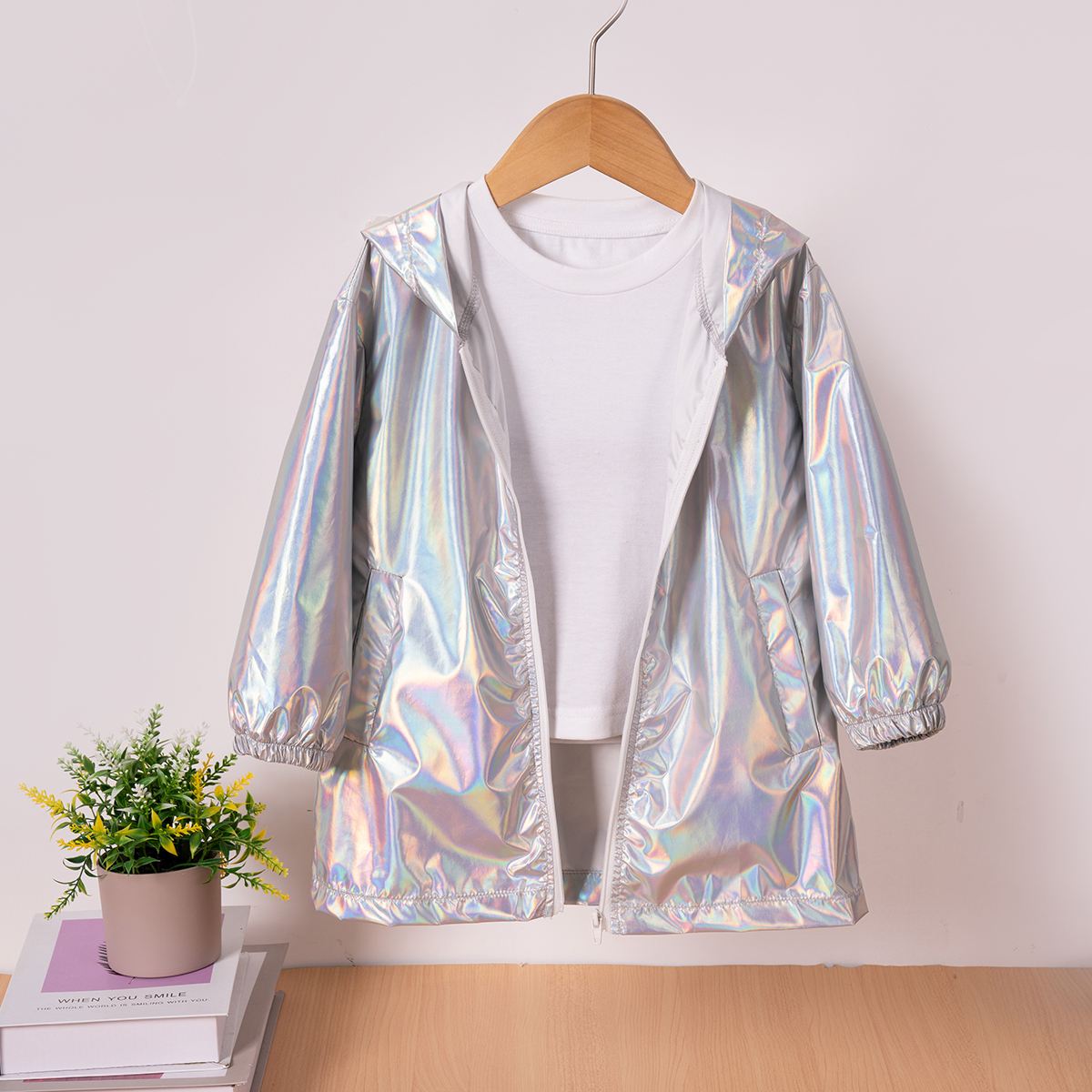 Baby spring and summer fashion solid color, boys and girls hooded jacket, children's clothing, suitable for daily wear and outdoor wear, out to p