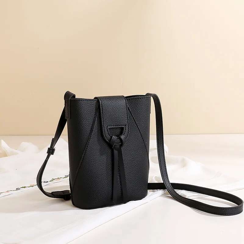 Women's Bags Designer Hot Selling Women's Shoulder Ladies' Soft Hasp PU Leather Handbag Large Capacity Crossbody Bags For Women Solid P