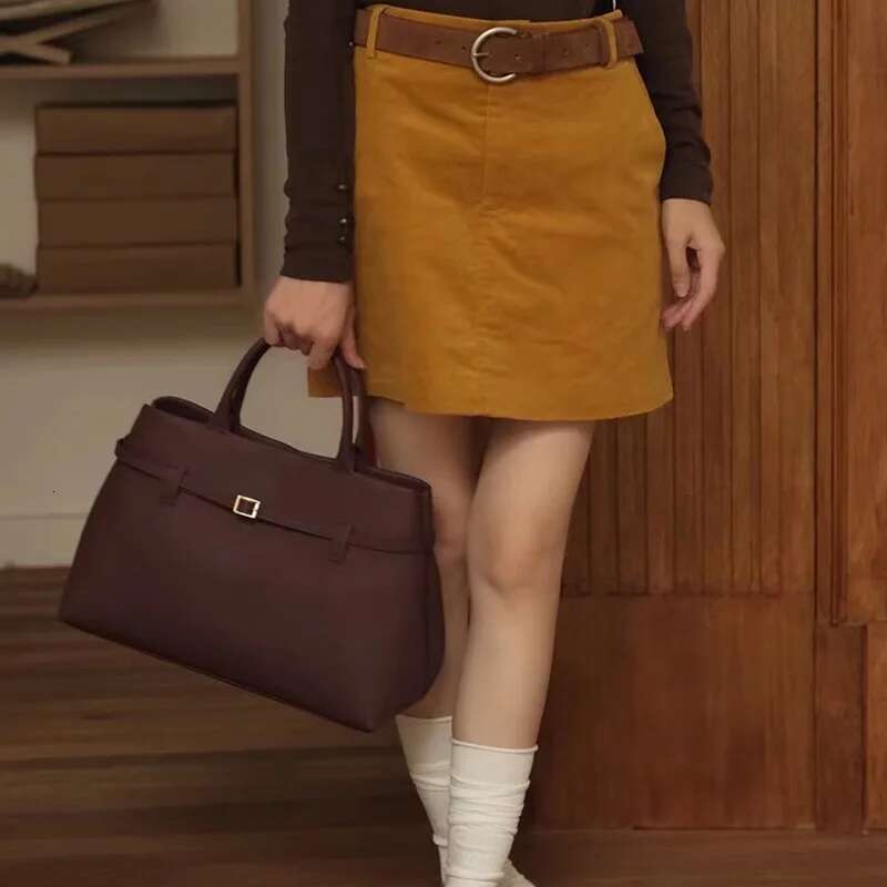 Suede large capacity tote 2025 new model, light , niche, high-end, commuting handheld shoulder bag