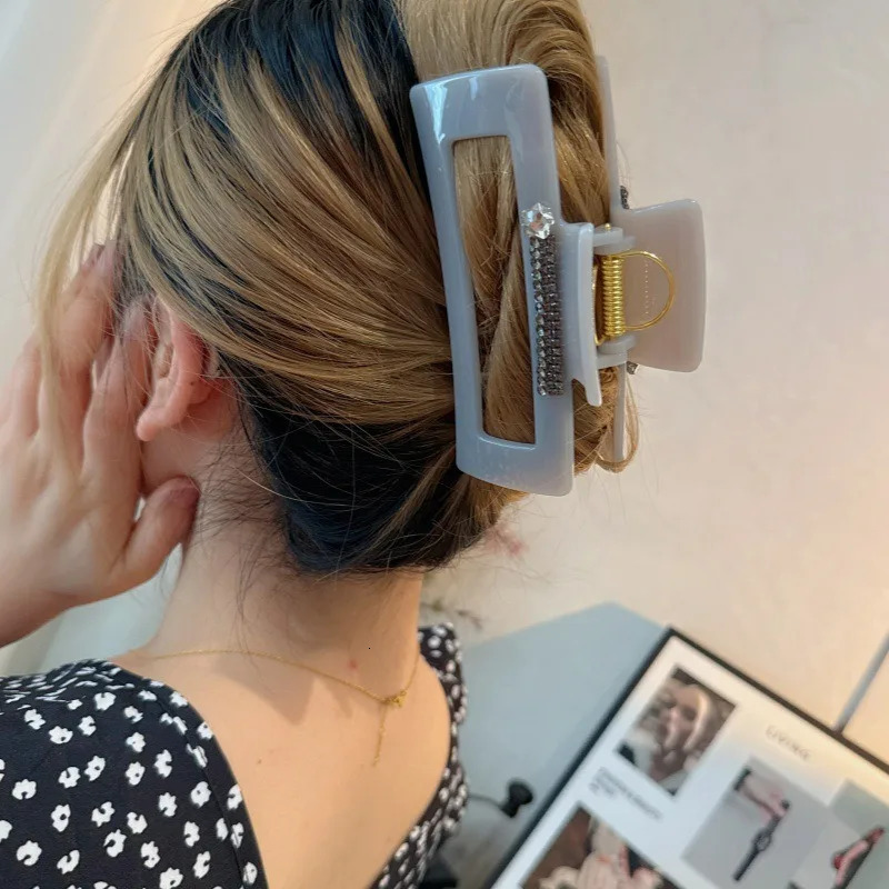 Korean Chic Minimalist Square Crystal-Encrusted Star Large Hair Clip Stylish and Versatile for Women High Quality 250517