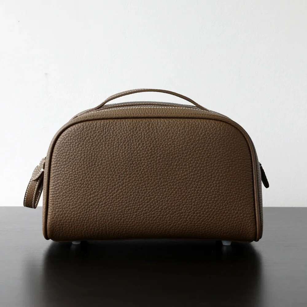 VOAETEC New First-layer Cowhide Women Portable Travel Toilet Bag Ins Style Advanced Cosmetic Storage Casual