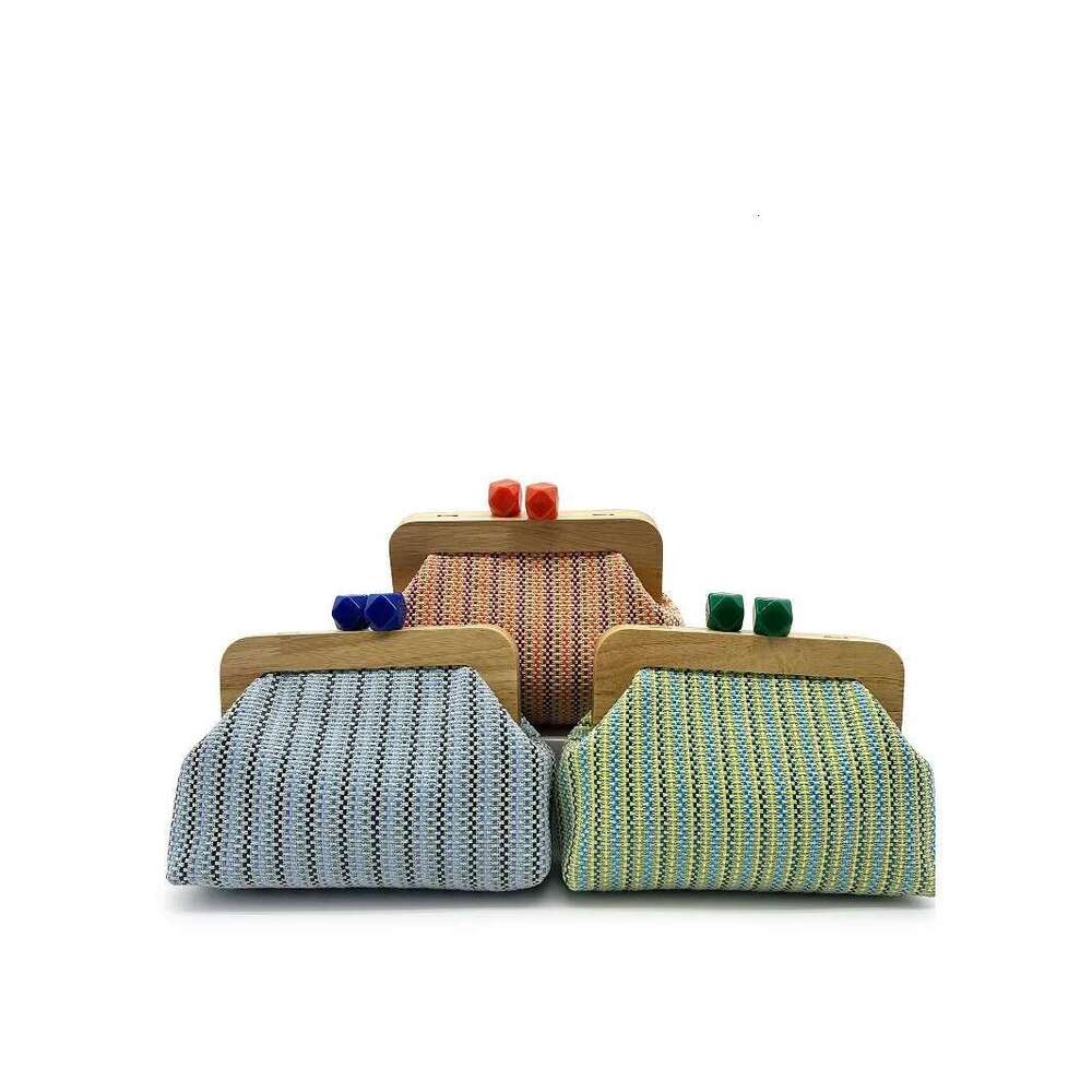 Colorful Striped PP Straw Clucth For Women Wooden Clip Shell Shoulder Crossbody Bags Casual Weave Summer Beach Bag 2025