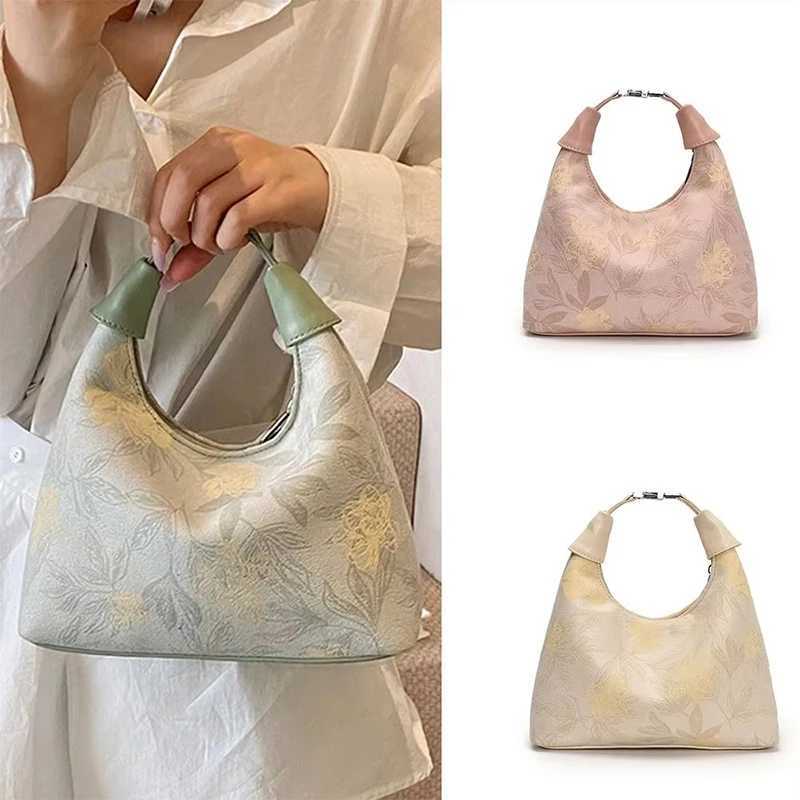 Flower Embroidered Chinese Style Dumpling Crescent Crossbody Shoulder BagChic Compact Sling BagWomen Purse Zipper Handbag M250520