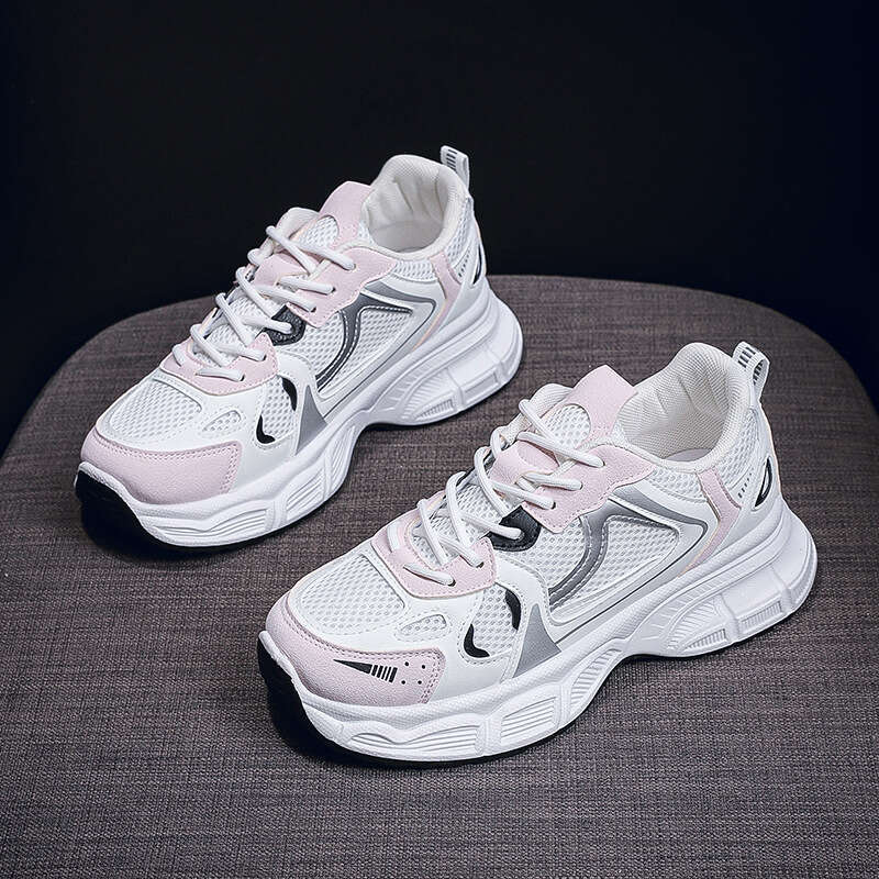 Hot Dad Hot 2025 New Spring Breathable Mesh Sports Korean Edition Versatile Thick Bottom Casual Running Shoes for Women