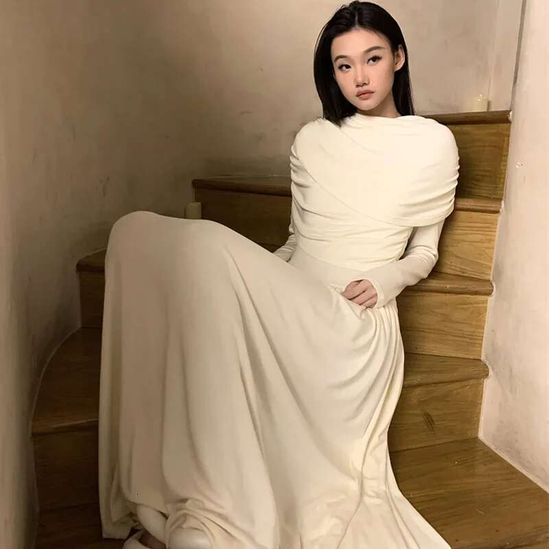 Women's Slimming Long Sleeve Knit Dress Low Waist Design Sensibility Niche Ruffles Smooths Your Silhouette Spring 2024