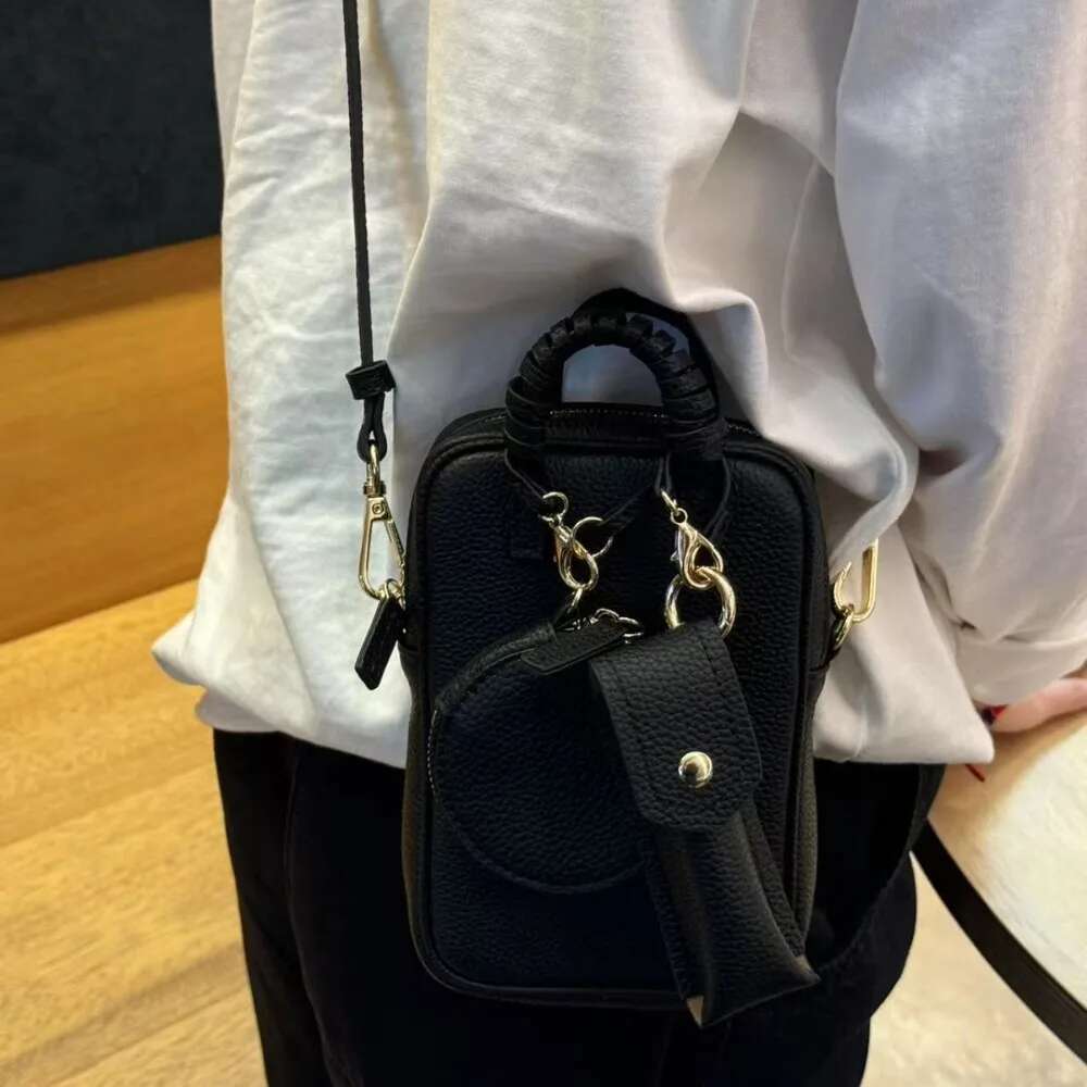 VOAETEC First-layer Cowhide 2025 New Mobile Phone Oblique Span Women's Versatile Casual Small Square Change Bag