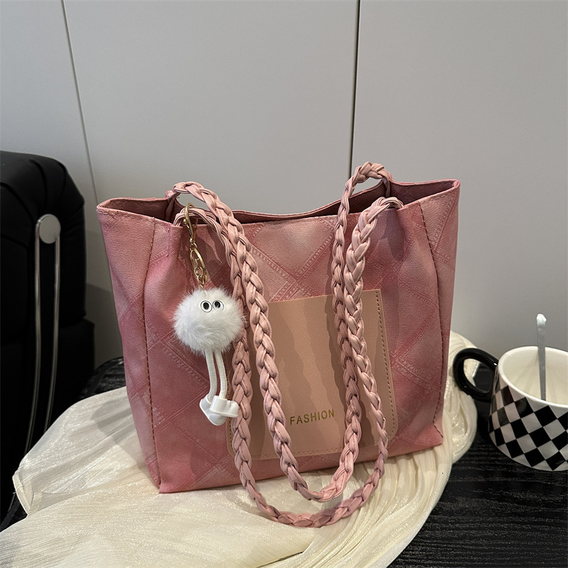 Free Delivery Designer Bag Hand 2025 Spring Personalized Korean Edition Large Capacity Commuting Texture Underarm Tote Women's Bag Luxury Bag