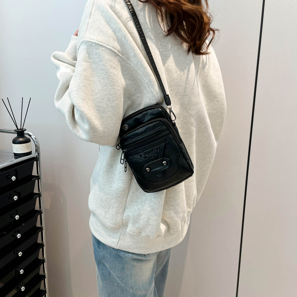 Mobile women's 2025 new trendy and textured shoulder bag commuting soft leather stylish crossbody bag