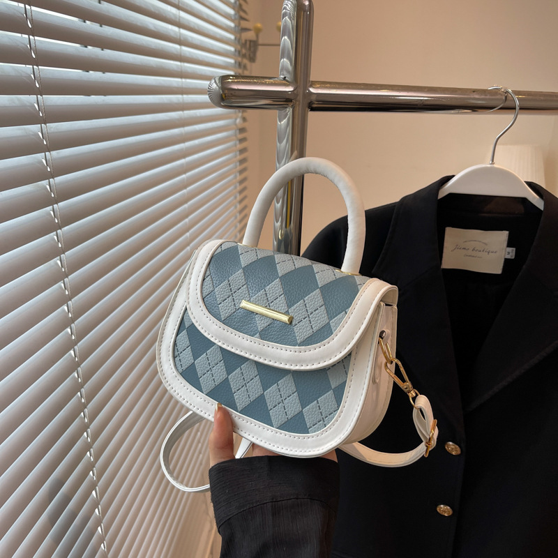 Free Delivery Designer Bag Simple Fashionable Temperament Gentle Diamond Grid Hand 2025 Autumn And Winter New Style Stylish Texture Single Shoulder Cr
