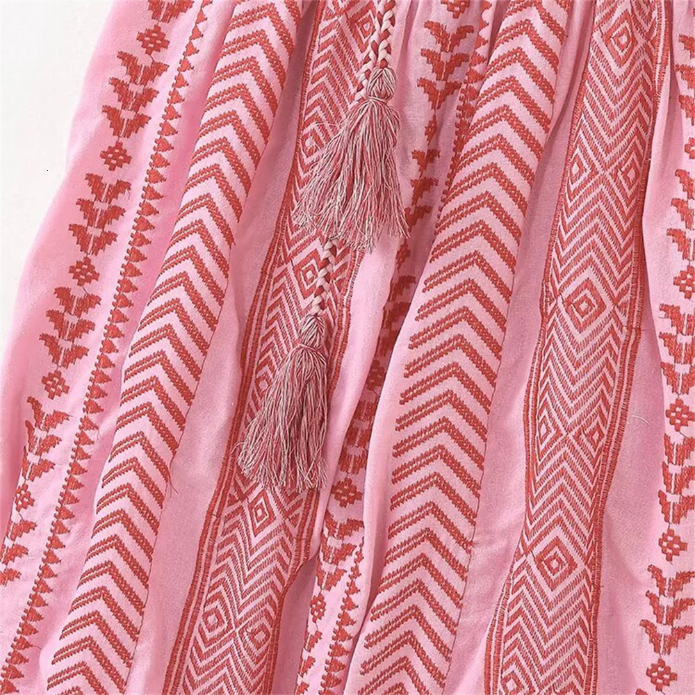 womens casual and elegant n with European American retro style crochet stitch knitted suspender dress 250520