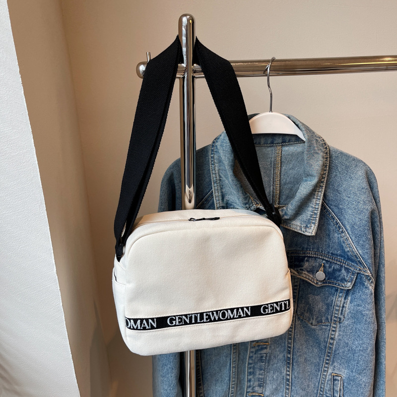 Casual letter diagonal canvas for women 2025 new Gentlewoman simple and fashionable handbag shoulder bag