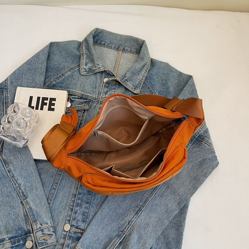 2025 new niche design high-end sense shoulder women versatile crossbody for spring and summer women's baguette bag trendy