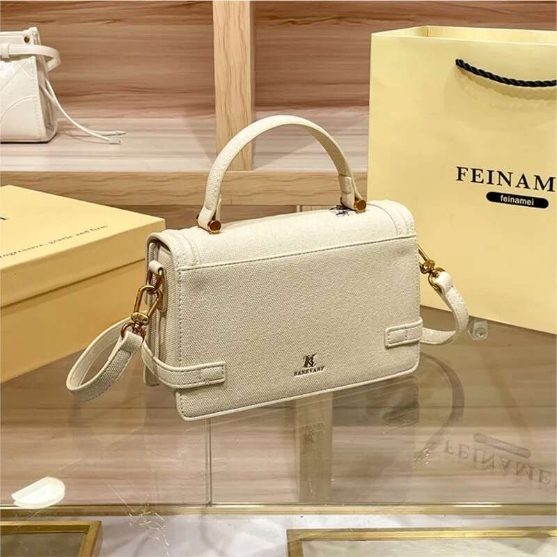 Light Brand Women's Handbag 2025 New Embroidered Fashion Designer High-End Texture Crossbody Bag