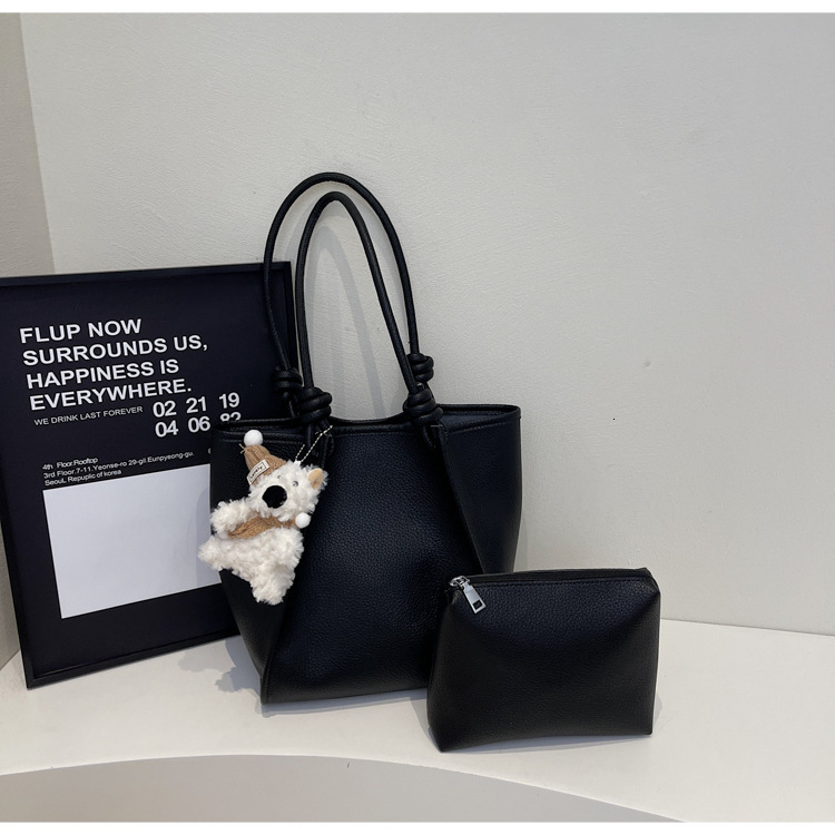 Trendy niche underarm for women 2025 new high-end single shoulder crossbody bag hand-held bucket bag
