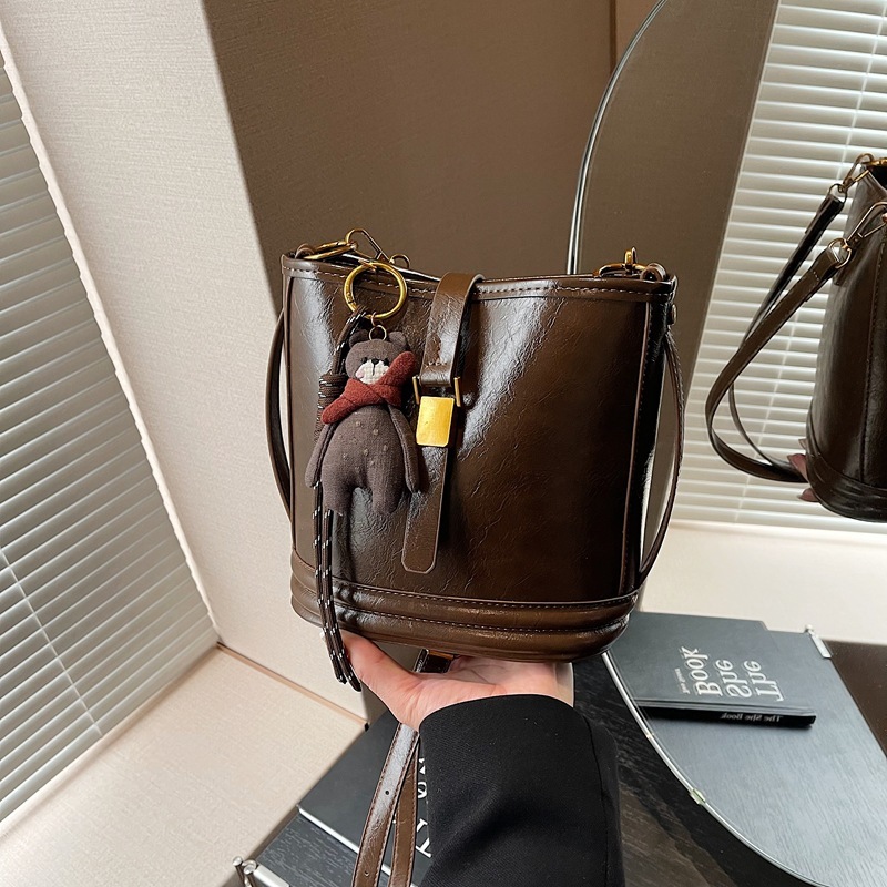 2025 Outdoor Style Free Delivery Designer This Year's Popular Handbag New Trendy Bucket Niche Versatile Single Shoulder Crossbody Bag