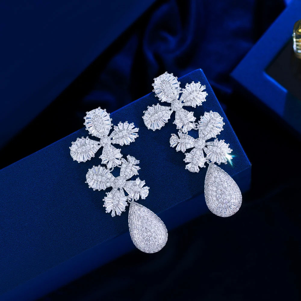 CWWZircons Stylish 3 Tone Long Leaf Drop Earrings for Women Shiny Cubic Zirconia Micro Pave Bridal Statement Party Jewelry E0557 250517