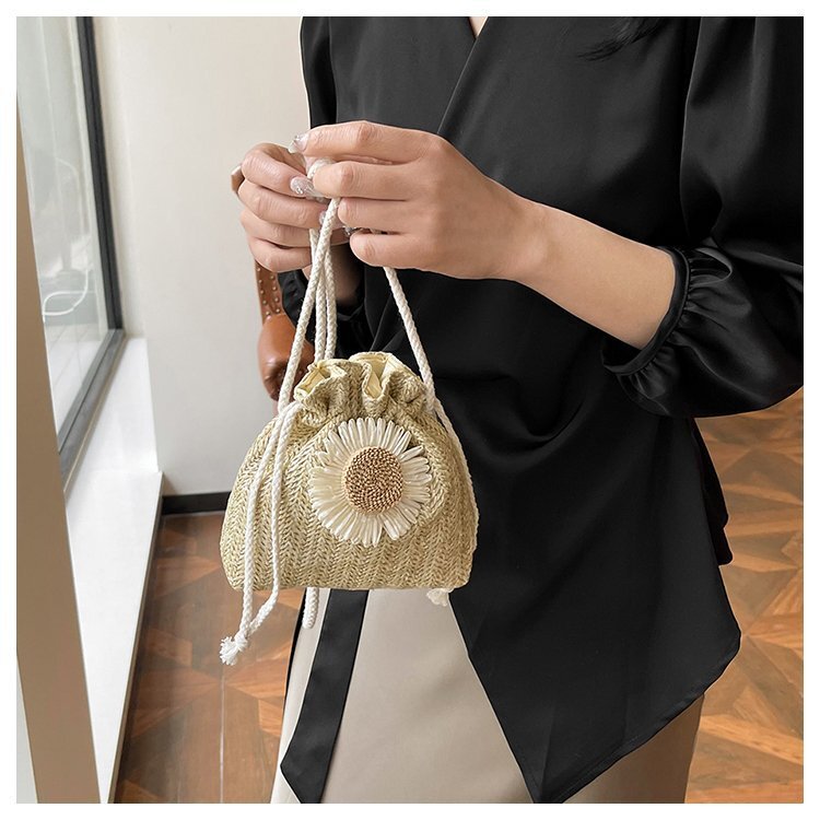 Top quality brand forest style women's bucket summer new item grass woven cross Korean version cute shoulder crossbody bag brand new free designe