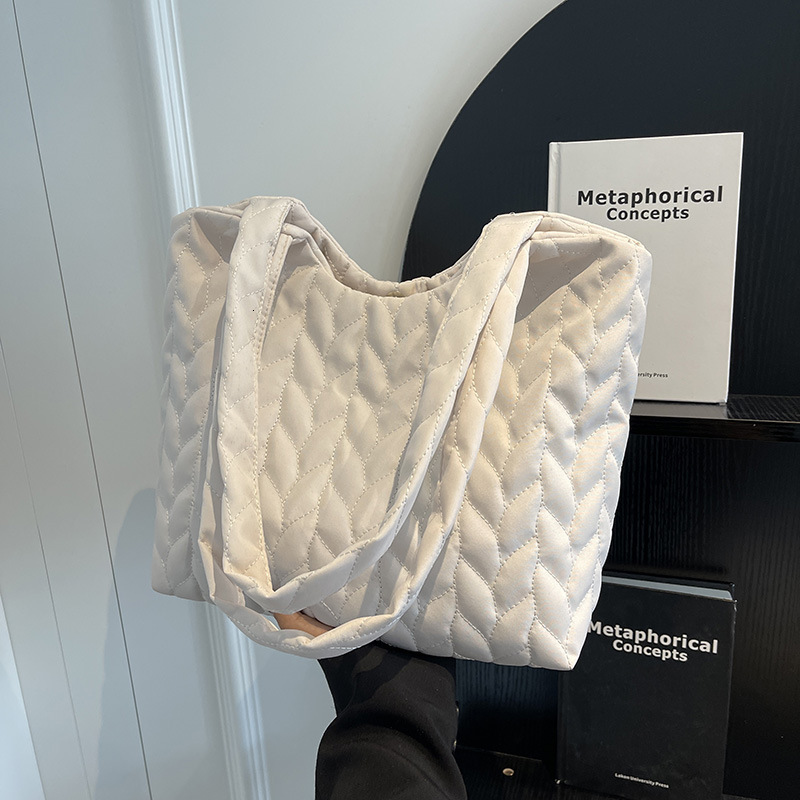 Free Delivery Designer Bag Large Capacity Fashion Soft Leather Commuting Texture Hand 2025 Summer Western Casual One Shoulder Tote Bag Luxury Bag