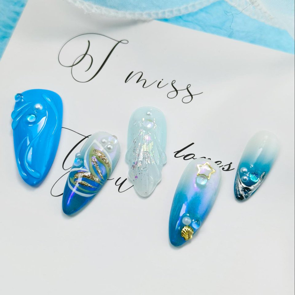 10pcs Handrawn 3D Flowers Handmade Press-on nails Medium Almond Nails Bundle 3D Butterfly Star Shell Finished nail stickers Free storage box jelly glu