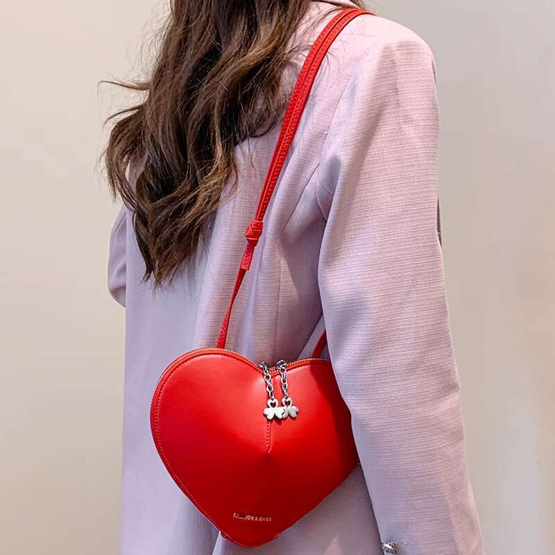 Small with niche design texture, women's 2025 new single shoulder crossbody small square bag, internet famous girl's peach heart bag