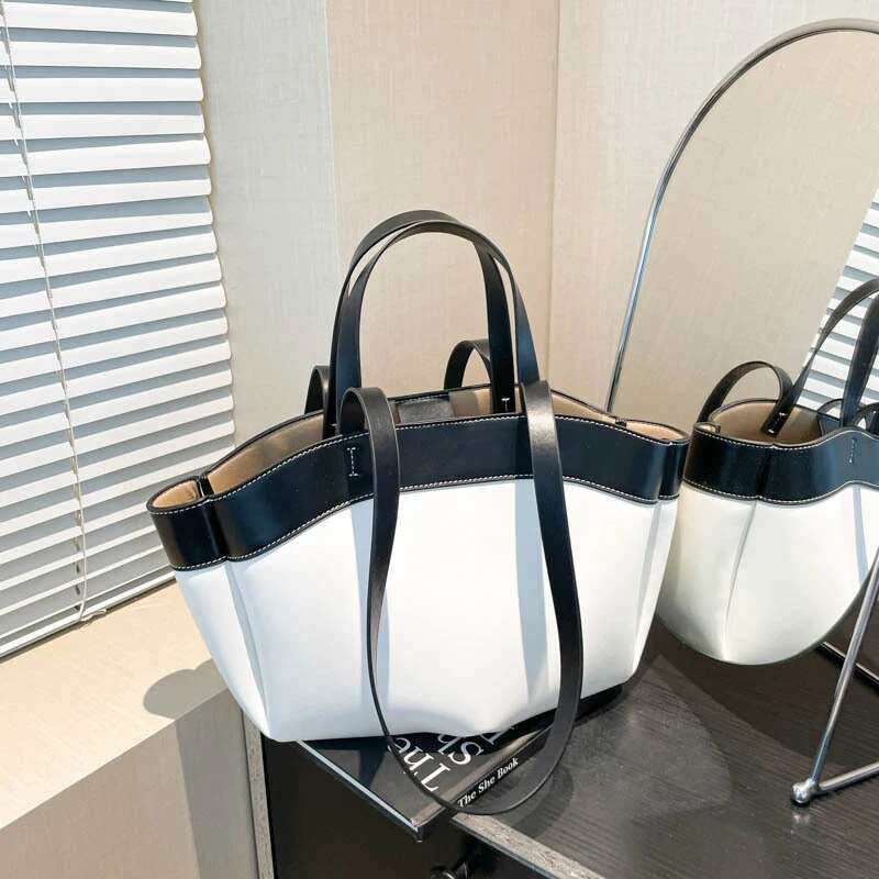 Large Capacity Tote Light Brand Design New Simple High-Quality Leather Casual Versatile Commuter Women's Shoulder Bag