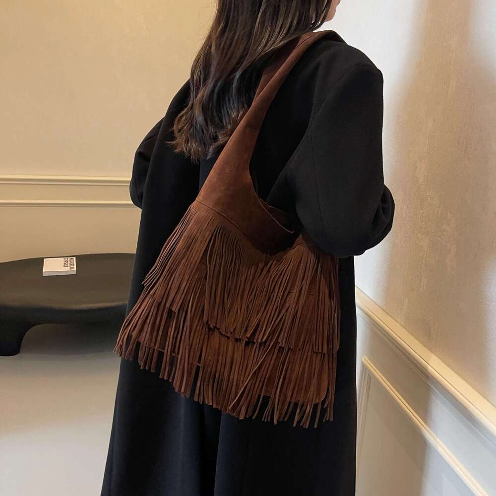 Autumn And Winter Retro Leather Veet Tassel For Women New Casual Large Capacity Shoulder Handheld Bucket Bag