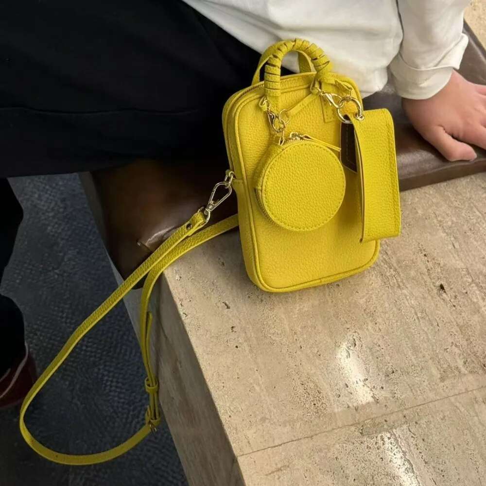 VOAETEC First-layer Cowhide 2025 New Mobile Phone Oblique Span Women's Versatile Casual Small Square Change Bag
