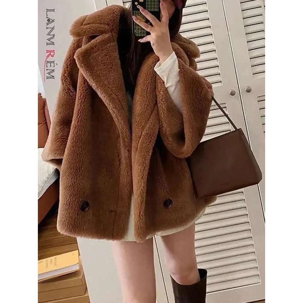 LANMREM Short Lamb Wool Coat For Women Lapel Collar Loose Sleeves Solid Color Female Warm Clothing 2024 Winter 2DA8020