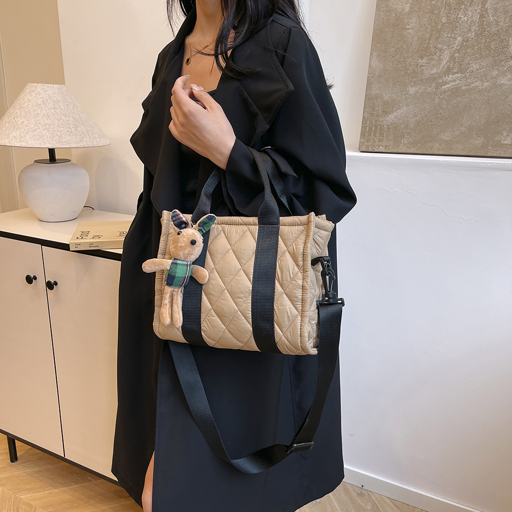 Quilted Tote Bag with Zipper Shoulder Bag with Adjustable Strap Crossbody Bag Ladies Handbag for Women Work Shopping Travel