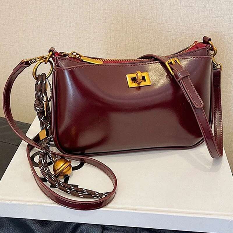 Gold Lock High Quality Handbag Red Shiny Cowhide Leather Small Square Designer High-End Brand Retro Women Shoulde Bag