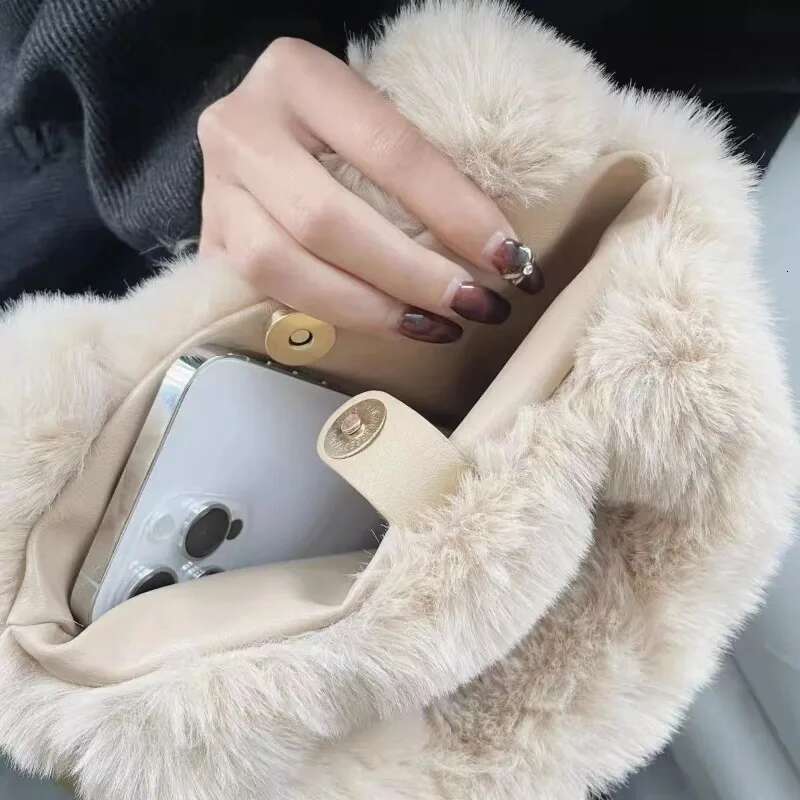 2024 New Bucket Internet Celebrity Portable Coin Mobile Phone Cosmetic Bag Fluffy Plush