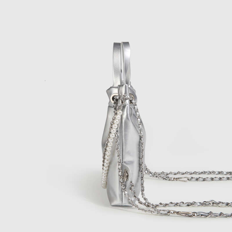 Women's Bags Designer Pearl Butterfly New Small Fragrant Wind Chain Garbage Bag Silver High Quality Handheld Backpack