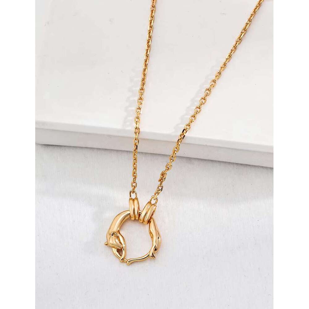 High quality and fashionable rhodium plated necklace with geometric pattern of fine chain circular pendant, used as a party, wedding, engagement gift