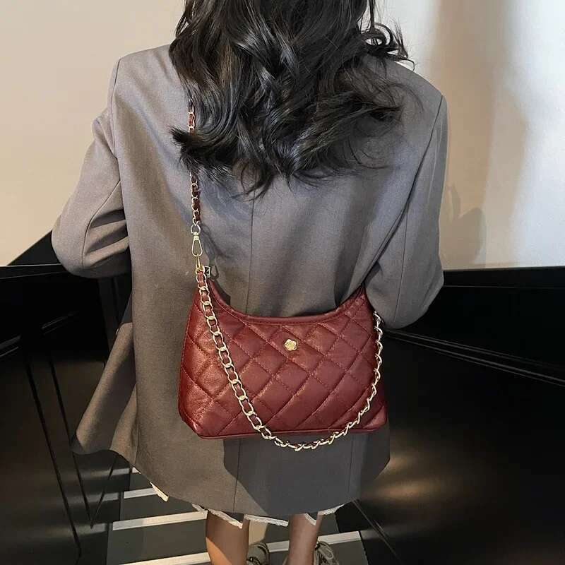 2025 New Model High-end Quilted Handbag Ladies, with Spacious Capacity and A Fashionable Look for Shoulder/hand Carrying