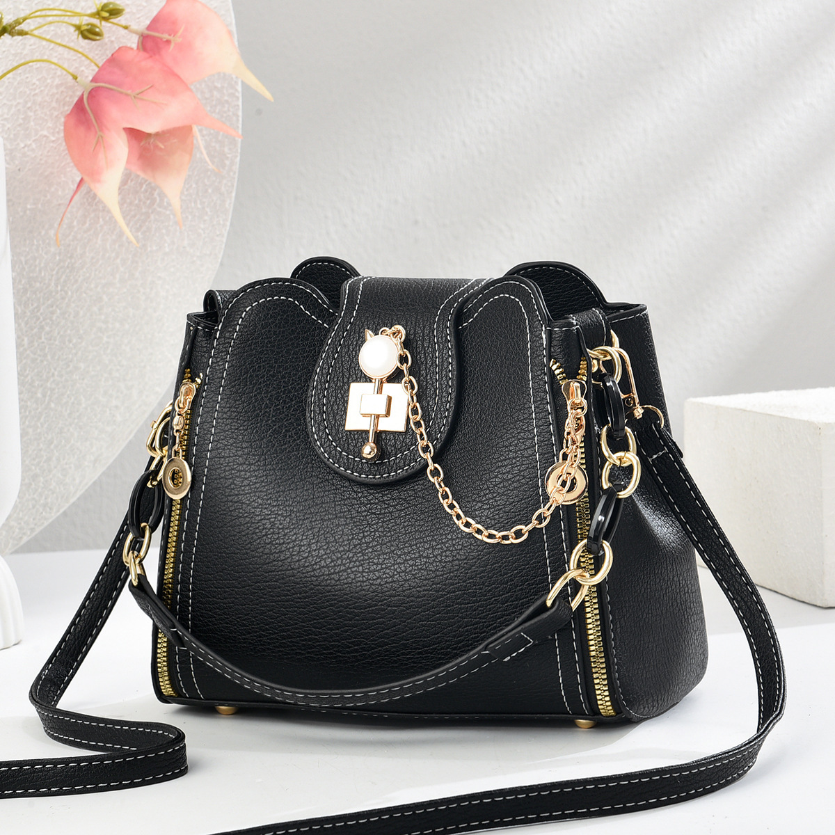 2025 new versatile fashionable bucket high-end and trendy single shoulder crossbody bag practical for women