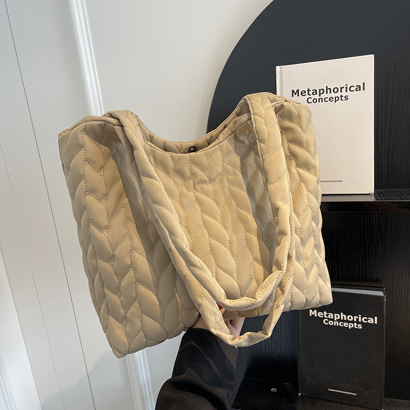 Free Delivery Designer Bag Large Capacity Fashion Soft Leather Commuting Texture Hand 2025 Summer Western Casual One Shoulder Tote Bag Luxury Bag