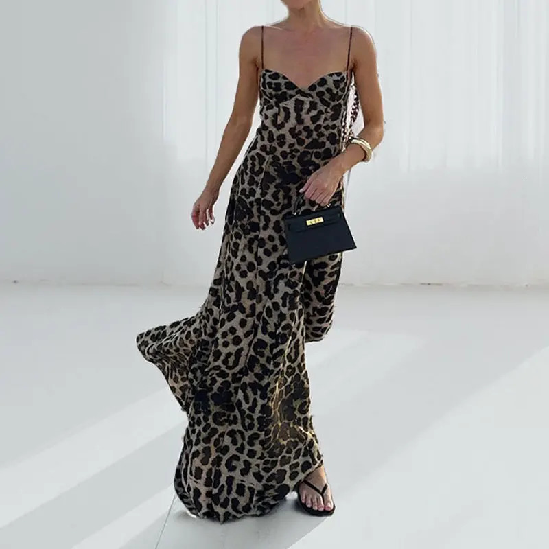 VEITCHE Summer Vintage Lepord Print Sling Dress Women Suspender Sleeveless Backless High Waist Long Lady Maxi Robe 250520