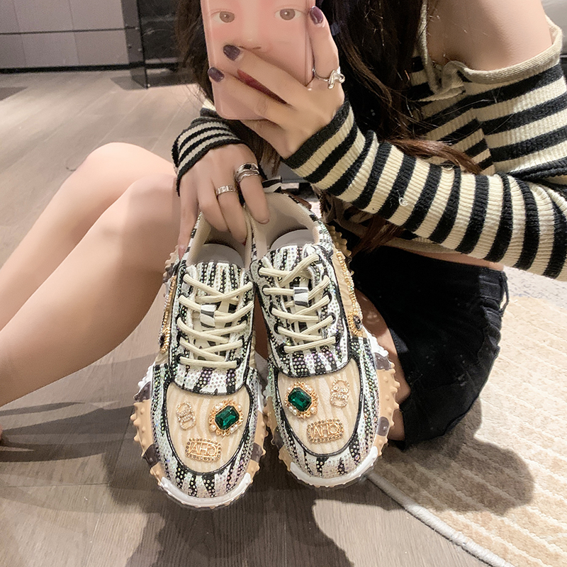 Designer Women's Sports Shoes Fashion Luxury Water Diamond Women's Shoes Bead Decoration Anti slip Outdoor Running Shoes Metal Decoration Wo