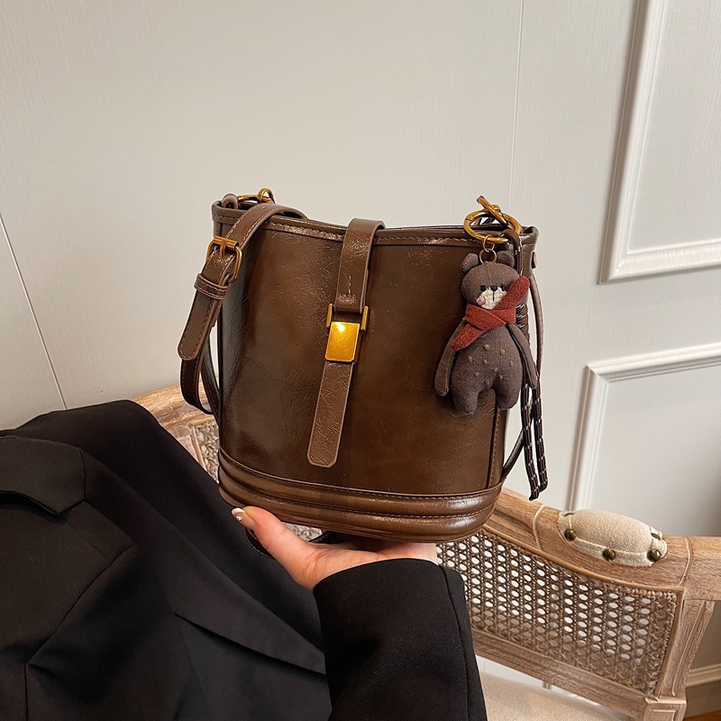 2025 Outdoor Style Free Delivery Designer This Year's Popular Handbag New Trendy Bucket Niche Versatile Single Shoulder Crossbody Bag