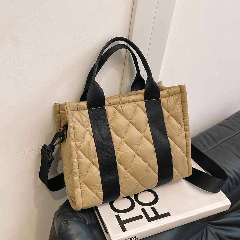 Quilted Tote Bag with Zipper Shoulder Bag with Adjustable Strap Crossbody Bag Ladies Handbag for Women Work Shopping Travel