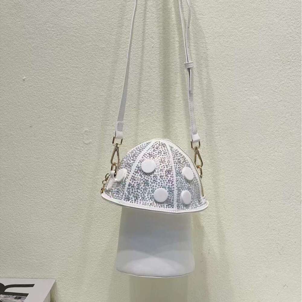 2025 New Trendy Cute Western Style Hot Diamond Mushroom Lightweight And Versatile Outdoor Crossbody Bag