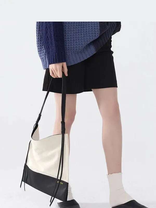 New Spliced Contrasting Color Bucket Shaped Canvas Light Fashionable And High-End Single Shoulder Women's Bag