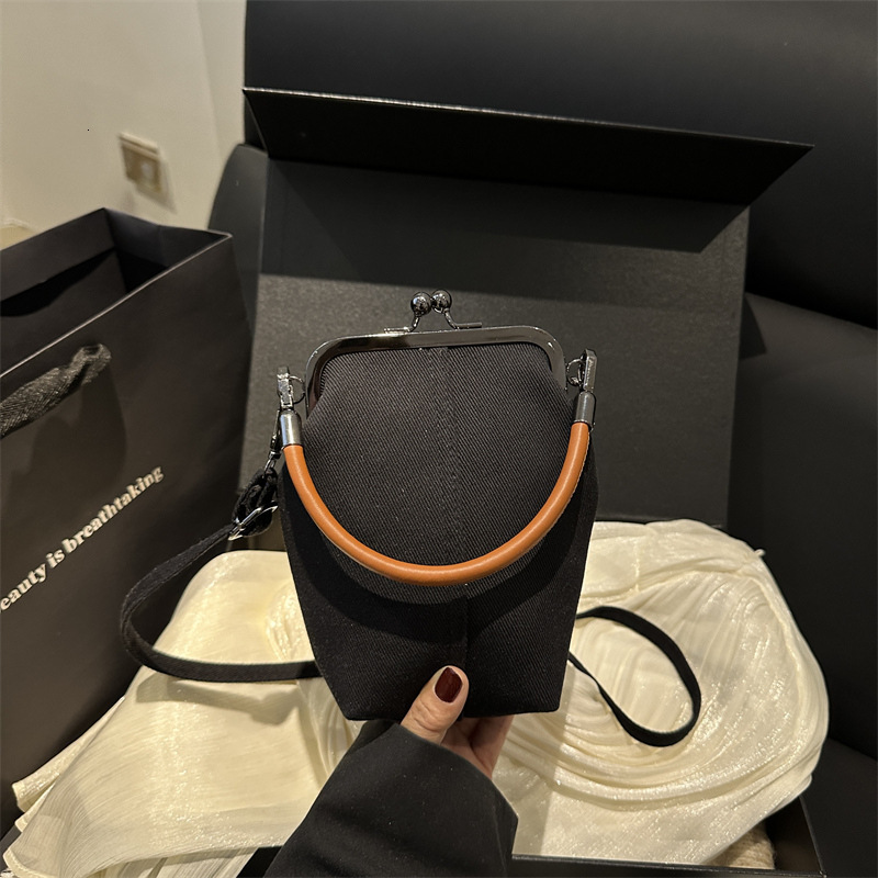 Free Delivery Designer Bag 2025 Summer Crossbody Art Commuting Mobile Phone Women's Hand Solid Color Beauty Zero Wallet Leisure Bag Luxury Bag
