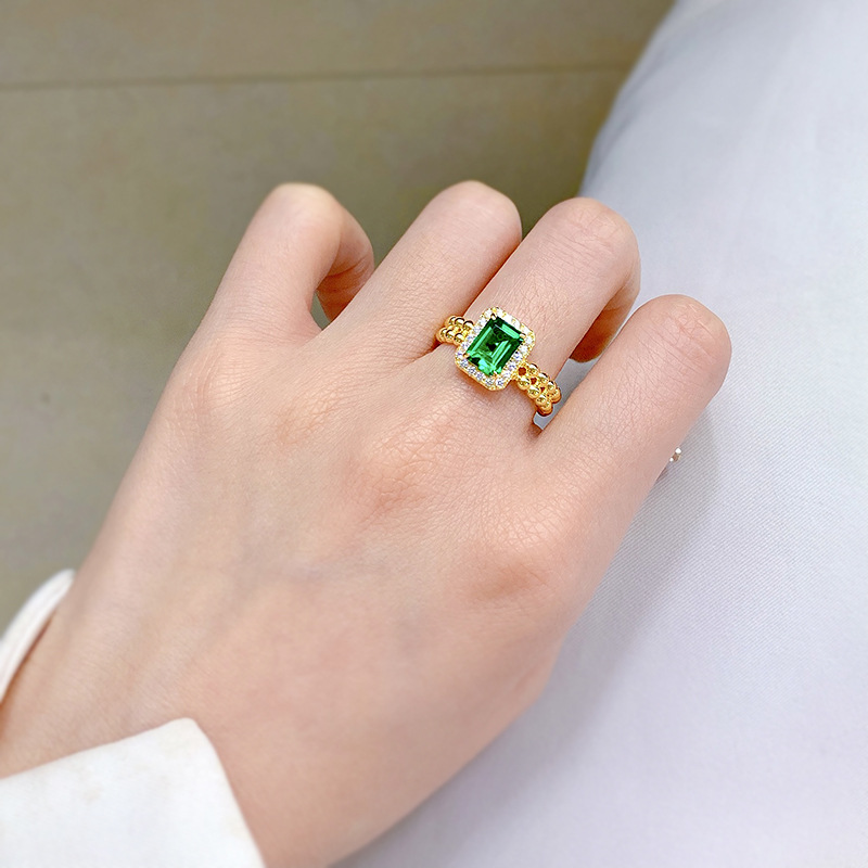 Chic Designer Style S925 Sterling Silver 24k Gold Plated Emerlad-Diamond Engagement Ring