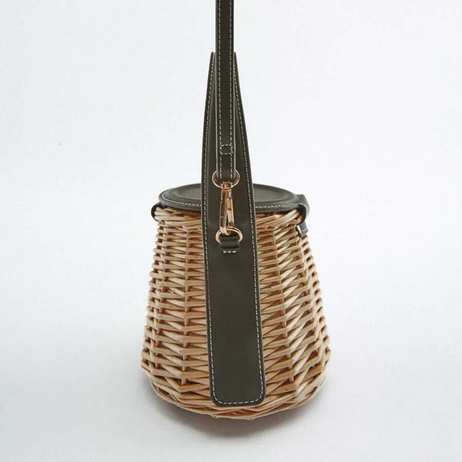 Women's Handbag Drowstring Straw Beach Bag Summer Woven Bucket Crossbody Shoulder Bags Bohemian Female Handmade Rattan Tote