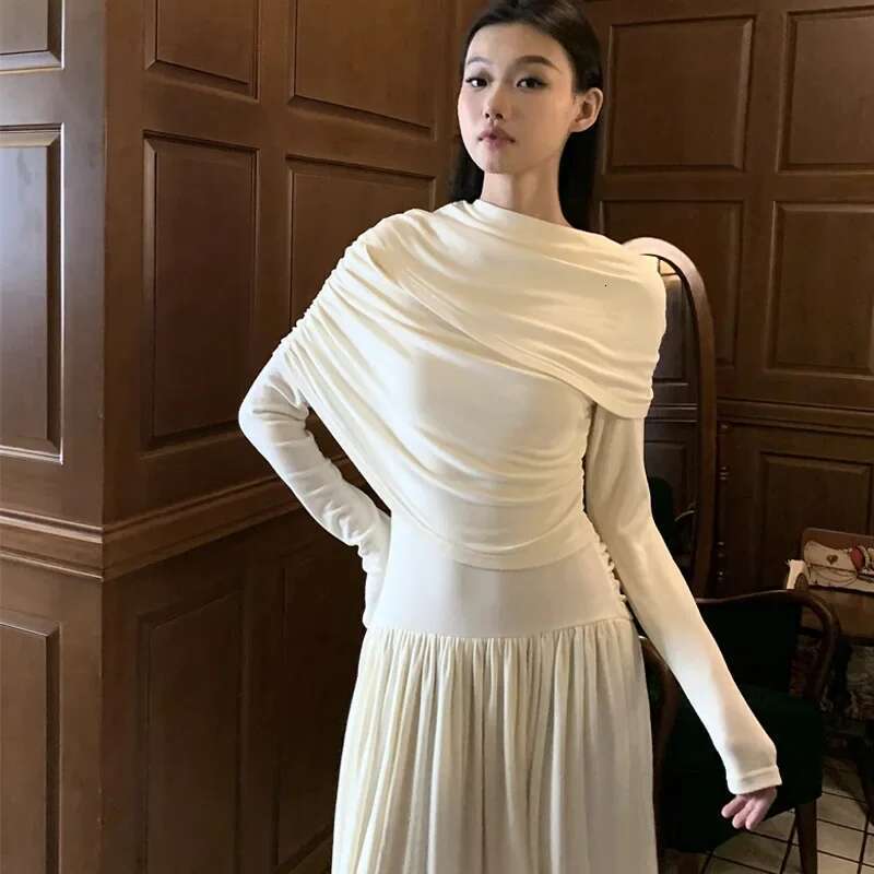 Women's Slimming Long Sleeve Knit Dress Low Waist Design Sensibility Niche Ruffles Smooths Your Silhouette Spring 2024