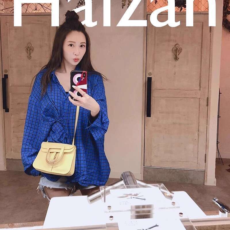 Horseshoe women s new model Hazan bag letter package top layer cowhide single shoulder crossbody hand held leather small square