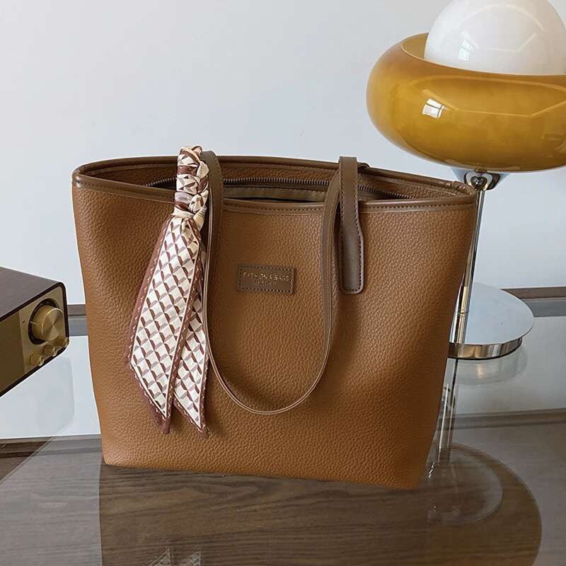 Large Capacity Women's 2024 New Trendy Summer Minimalist Versatile Shoulder Bag For Leisure, Work And Commuting Tote