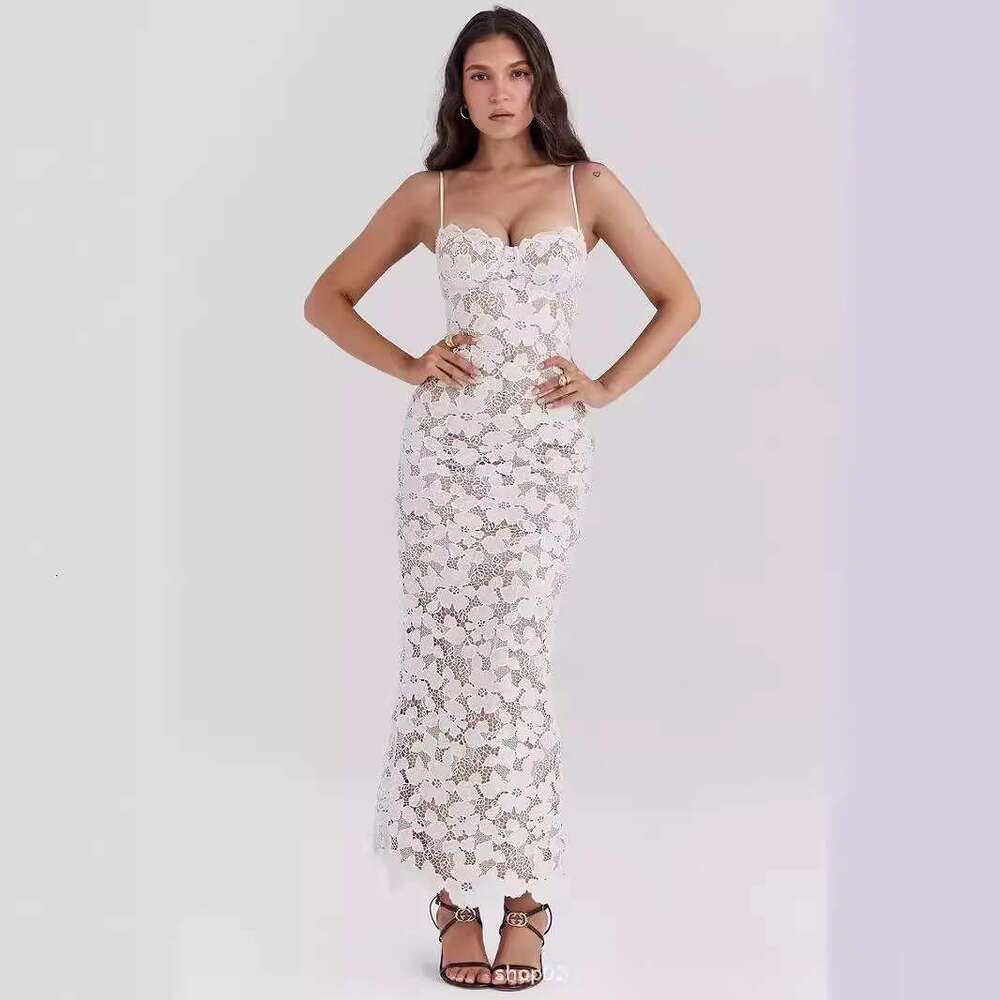 Temperament: White strapless sexy suspender dress, hip hing long skirt, breast containing cotton hair replacement, 2025 new casual fashion trend cloth